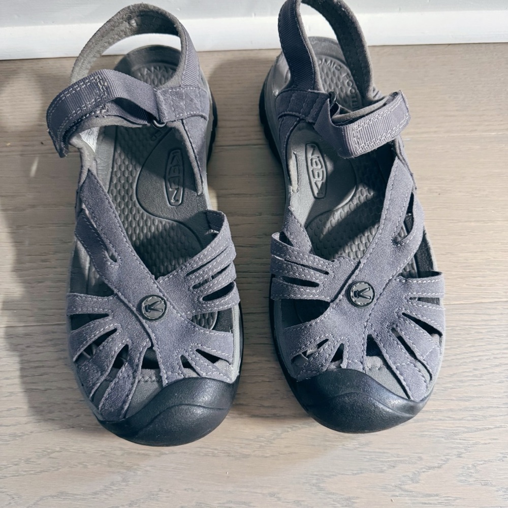 KEEN Rose Sandal in Gray